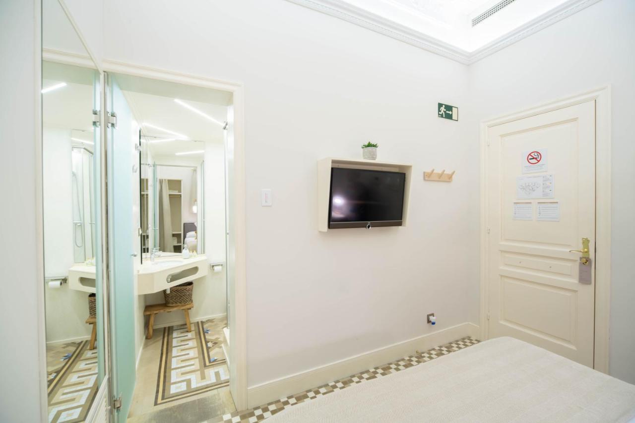 Feelathome Casa Bertrand บาร์เซโลนา ภายนอก รูปภาพ