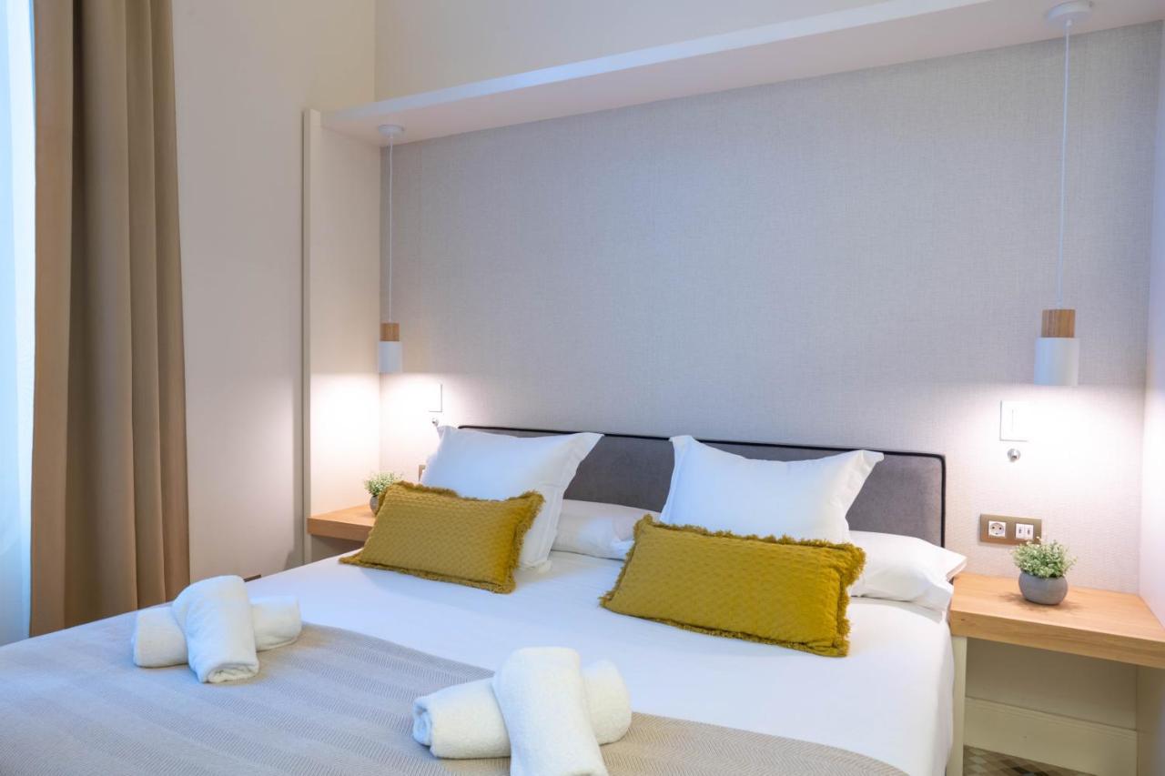 Feelathome Casa Bertrand บาร์เซโลนา ภายนอก รูปภาพ