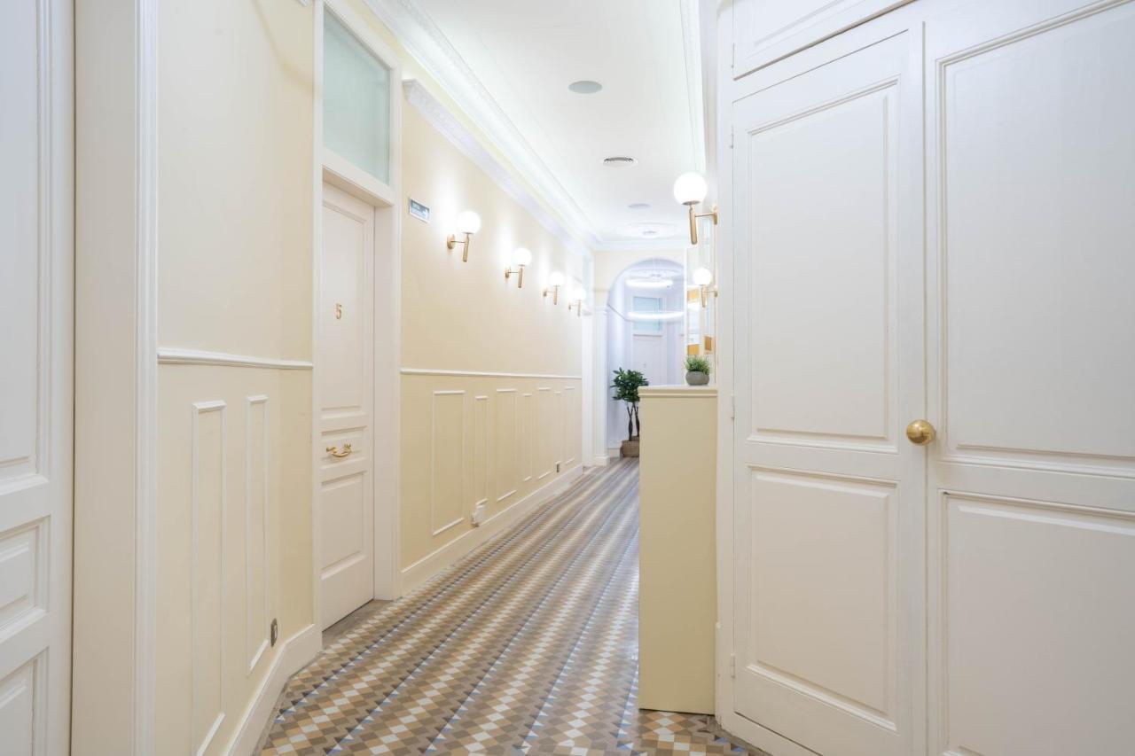 Feelathome Casa Bertrand บาร์เซโลนา ภายนอก รูปภาพ