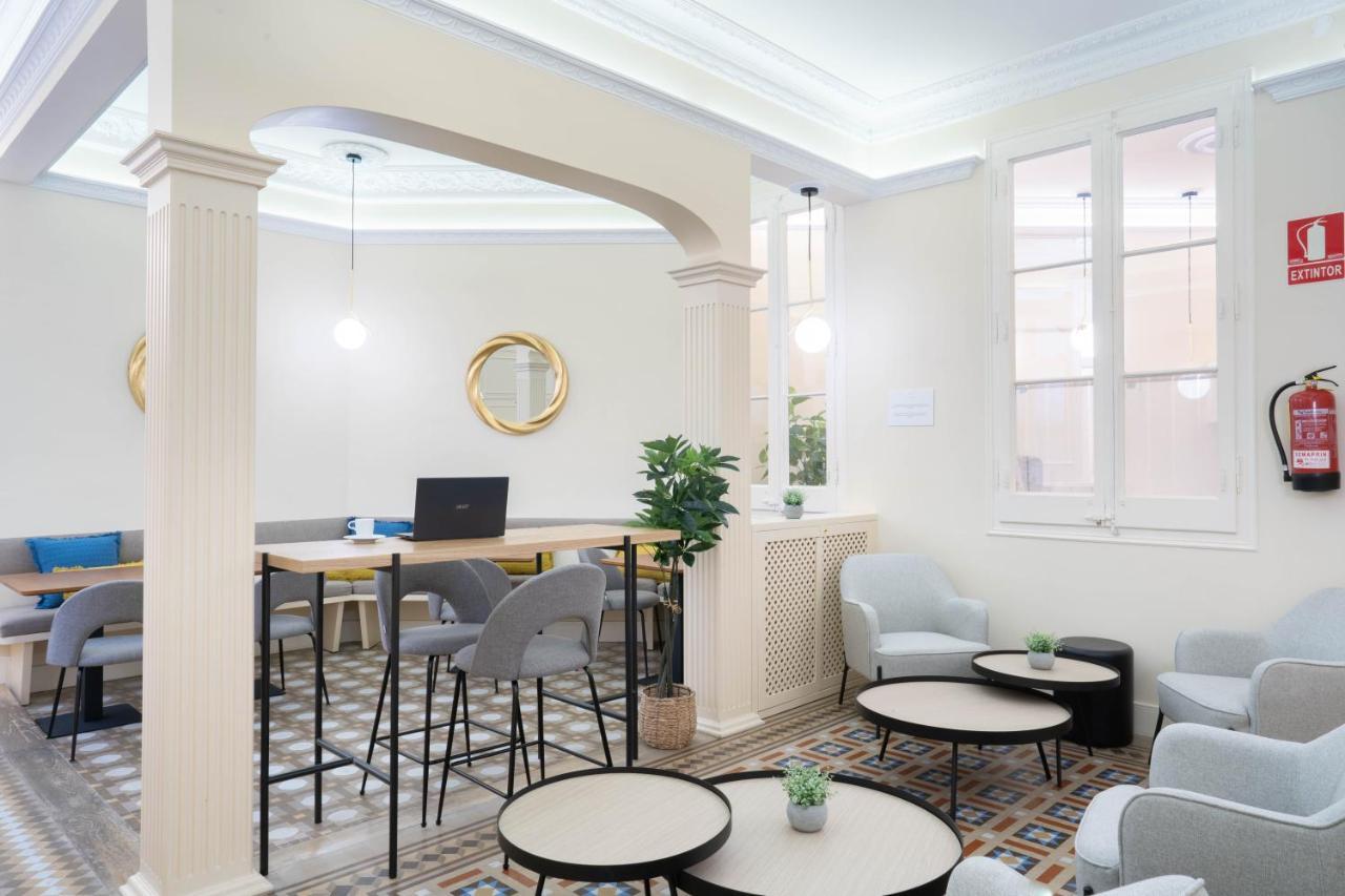 Feelathome Casa Bertrand บาร์เซโลนา ภายนอก รูปภาพ