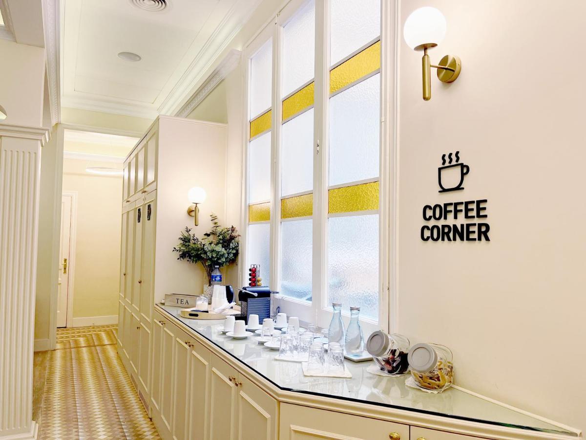 Feelathome Casa Bertrand บาร์เซโลนา ภายนอก รูปภาพ